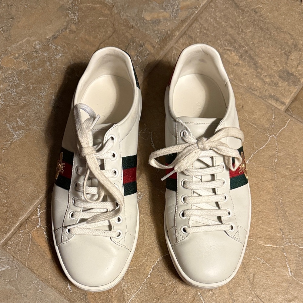 Gucci ACE  White Sneakers with Red and Green Stripes